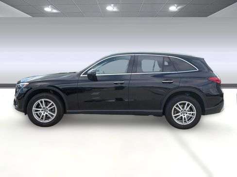 Used 2023 Mercedes-Benz GLC 300 4MATIC image 2