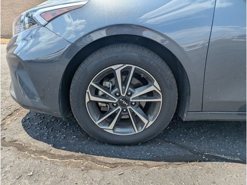 Used 2024 Kia Forte LXS FWD image 9