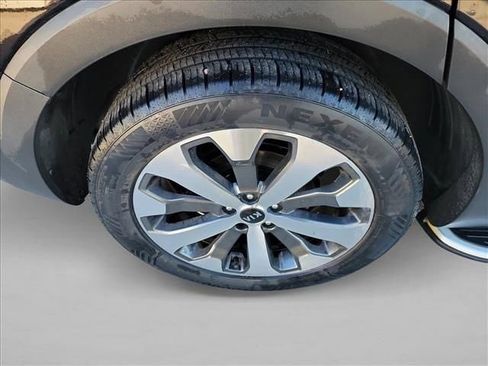 Used 2021 Kia Telluride EX w/ EX Premium Package FWD image 11