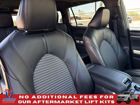 Used 2021 Toyota Highlander XSE AWD/4WD image 31