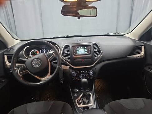 Used 2016 Jeep Cherokee Latitude w/ Cold Weather Group image 13