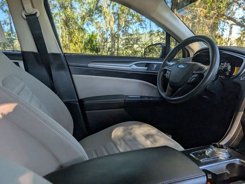 Used 2020 Ford Fusion S image 12