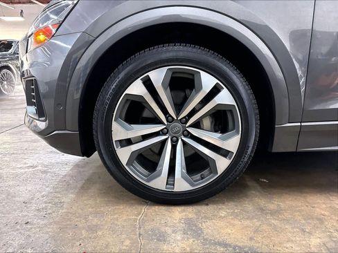 Used 2019 Audi Q8 Prestige w/ Adaptive Chassis Package AWD/4WD image 12