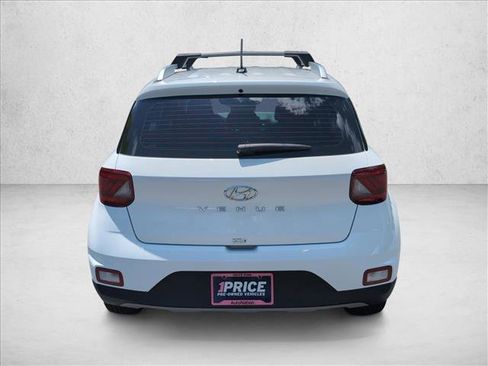 Certified 2025 Hyundai Venue SEL FWD image 6