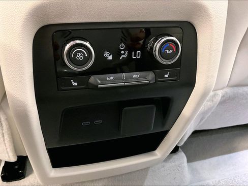 Used 2025 Buick Enclave Avenir w/ Super Cruise Package AWD/4WD image 34