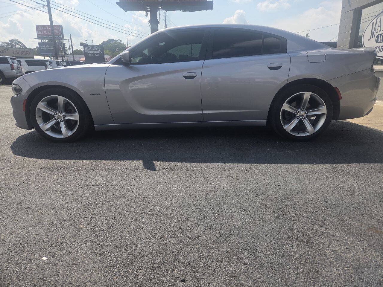 Used 2016 Dodge Charger R/T RWD image 2