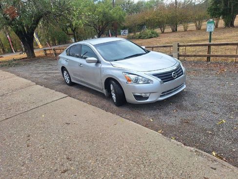 Used 2014 Nissan Altima 2.5 S w/ Display Audio Package FWD image 13