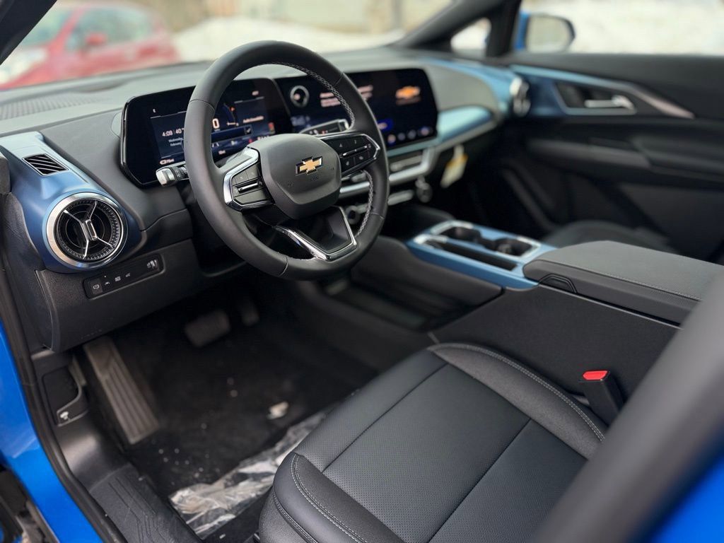 New 2026 Chevrolet Equinox EV LT AWD/4WD image 13