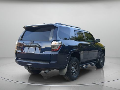Used 2020 Toyota 4Runner Venture w/ Moonroof Package AWD/4WD image 40