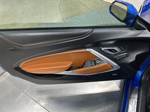 Used 2017 Chevrolet Camaro SS image 12