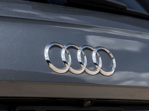 Used 2018 Audi Q5 2.0T Premium Plus w/ Premium Plus Package image 12