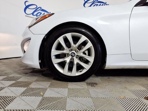 Used 2015 Hyundai Genesis 3.8 image 25