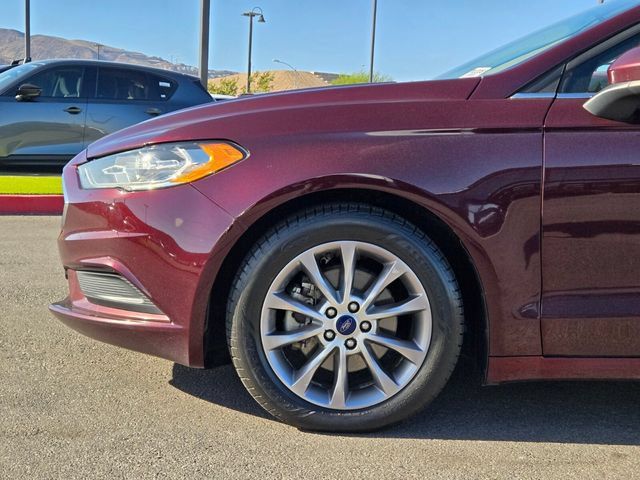 Used 2017 Ford Fusion SE FWD image 9