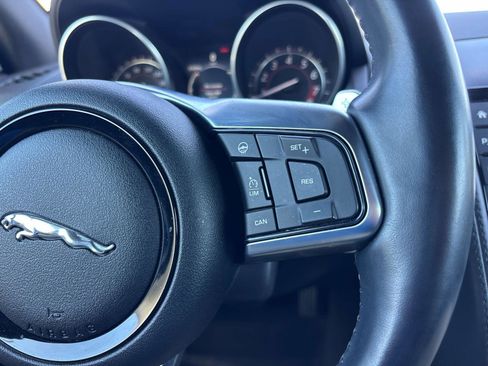 Used 2018 Jaguar F-TYPE R-Dynamic AWD/4WD image 18