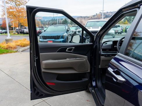 New 2026 Kia Carnival image 18