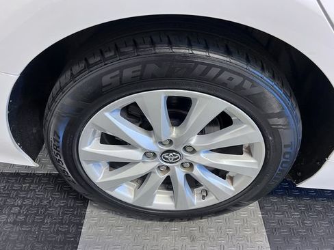 Used 2018 Toyota Camry LE w/ Convenience Package FWD image 14