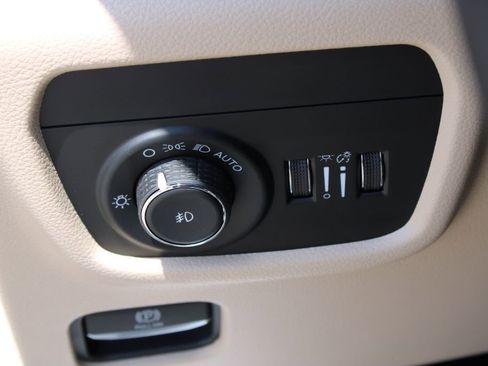 New 2026 Jeep Grand Cherokee L Limited w/ Limited Altitude Package AWD/4WD image 32