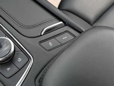 Used 2023 Cadillac XT5 Luxury image 33