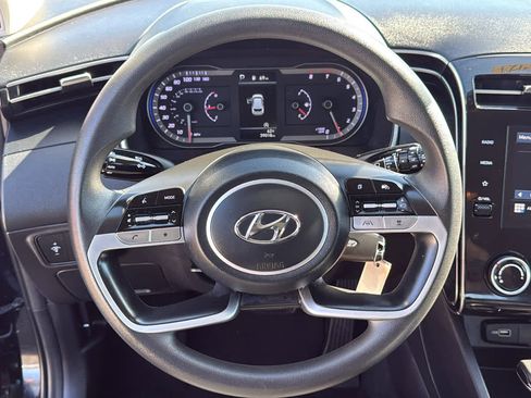 Used 2023 Hyundai Tucson SE image 13
