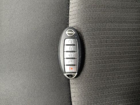 Used 2025 Nissan Altima 2.5 SV FWD image 32