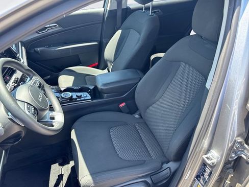 Used 2023 Kia Sportage LX AWD/4WD image 11