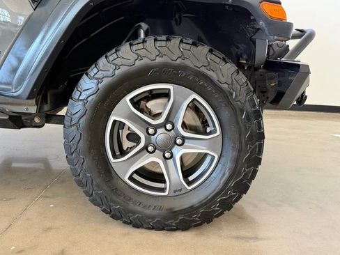 Used 2020 Jeep Gladiator Sport w/ Quick Order Package 24S AWD/4WD image 10