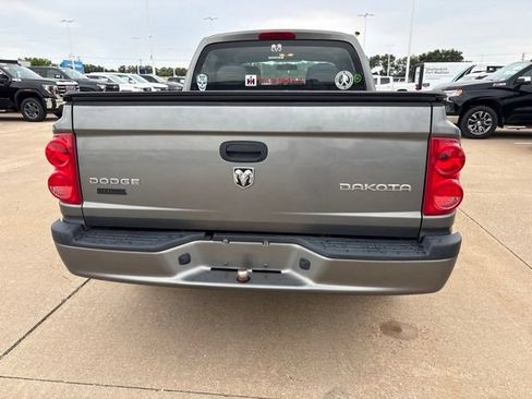 Used 2010 Dodge Dakota ST RWD image 4