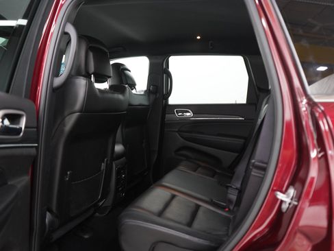 Used 2019 Jeep Grand Cherokee Limited w/ Trailer Tow Group IV AWD/4WD image 18
