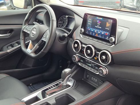 Used 2025 Nissan Sentra SR w/ SR Premium Package image 8