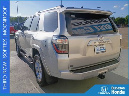 Used 2022 Toyota 4Runner SR5 Premium w/ Moonroof Package RWD image 5