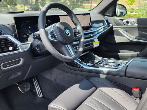 Used 2026 BMW X7 M60i image 10