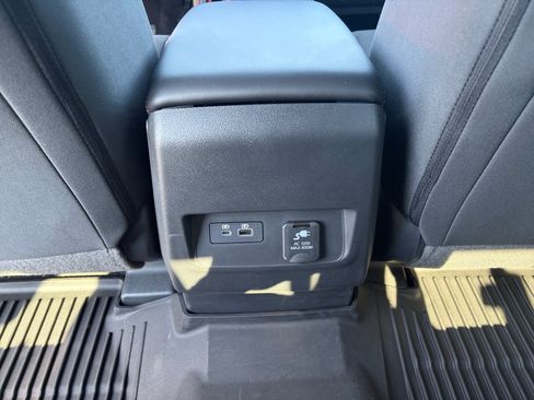 Used 2025 Nissan Frontier PRO-4X w/ Pro Convenience Package AWD/4WD image 30