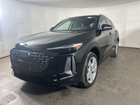 Used 2025 Audi Q5 Premium Plus w/ Premium Plus image 3