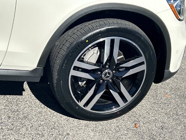 Used 2021 Mercedes-Benz GLC 300 4MATIC image 9