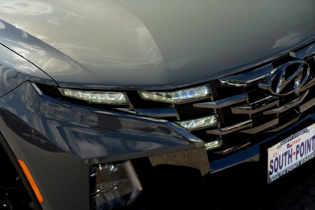 Used 2024 Hyundai Santa Cruz Night AWD/4WD image 2