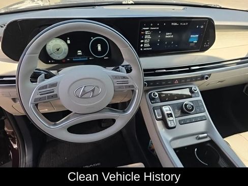 Used 2023 Hyundai Palisade Calligraphy FWD image 3