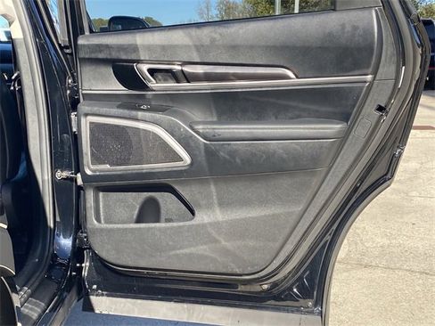 Used 2024 Kia Telluride LX image 29