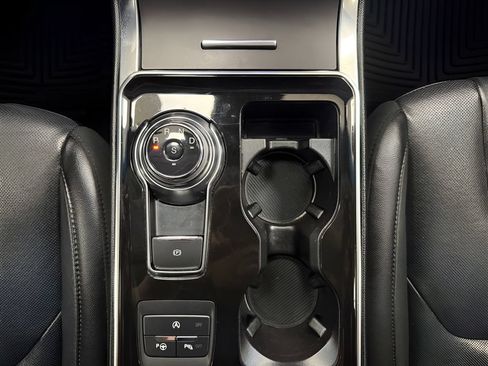 Used 2019 Ford Edge Titanium w/ Equipment Group 301A FWD image 24