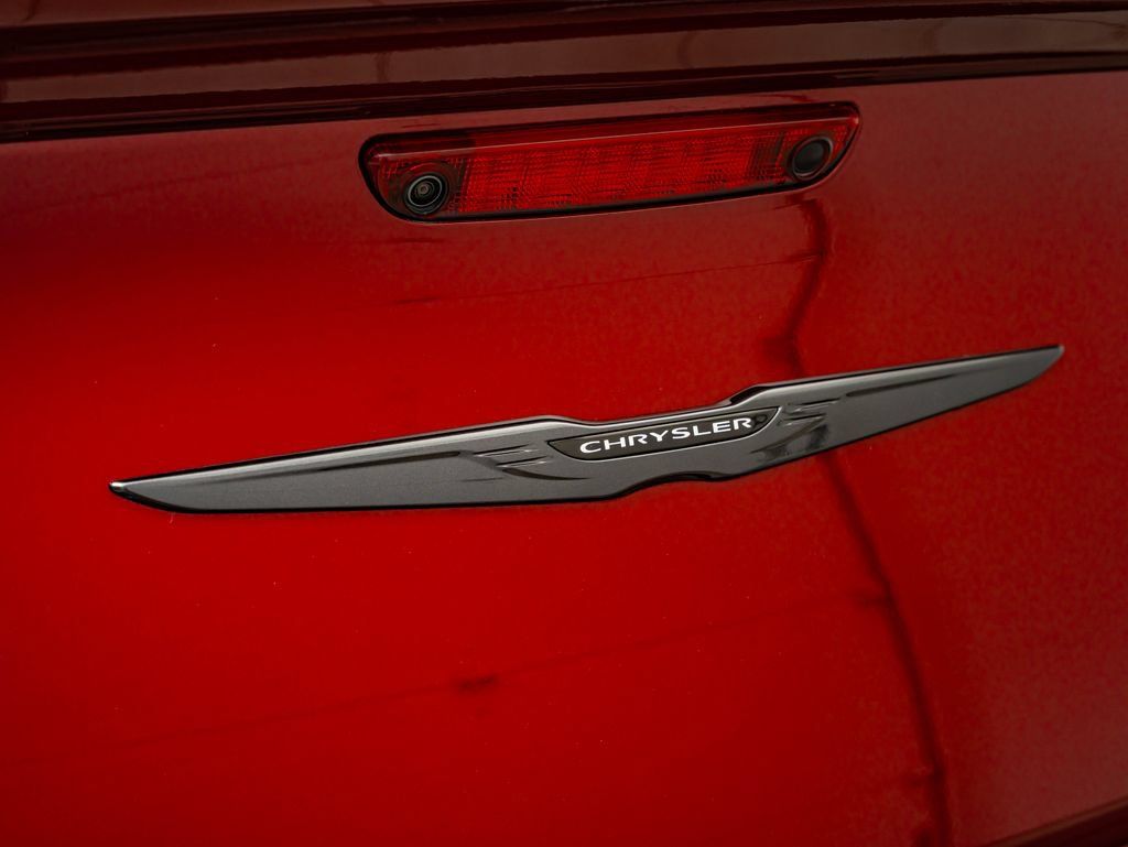 Used 2023 Chrysler 300 C RWD image 18