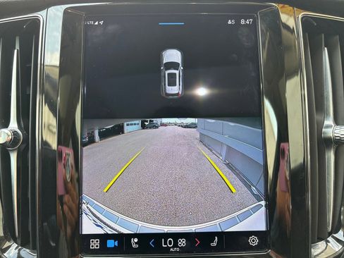 Certified 2023 Volvo XC60 B5 Core image 24