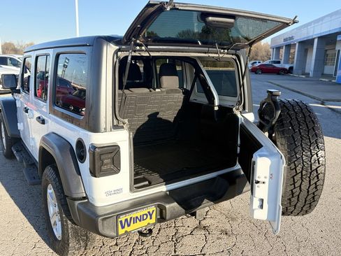 Used 2019 Jeep Wrangler Unlimited Sport S image 9