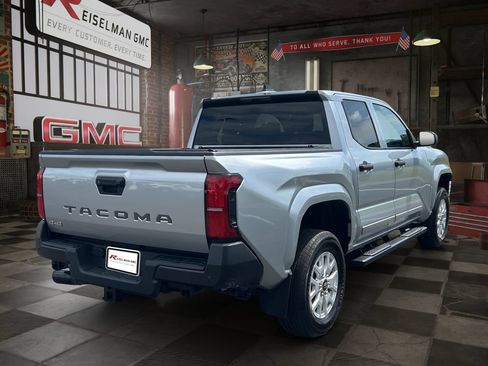 Used 2024 Toyota Tacoma SR w/ SR Upgrade Package AWD/4WD image 5