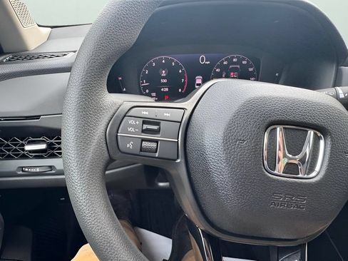 Used 2025 Honda Accord SE image 18