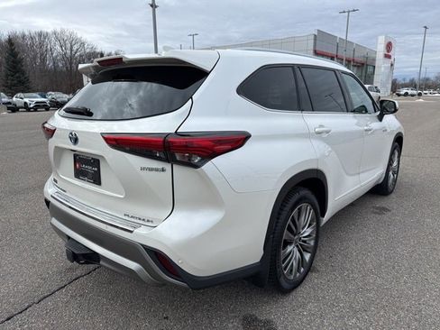 Certified 2021 Toyota Highlander Platinum image 12