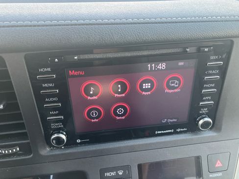 Used 2020 Toyota Sienna XLE FWD image 23
