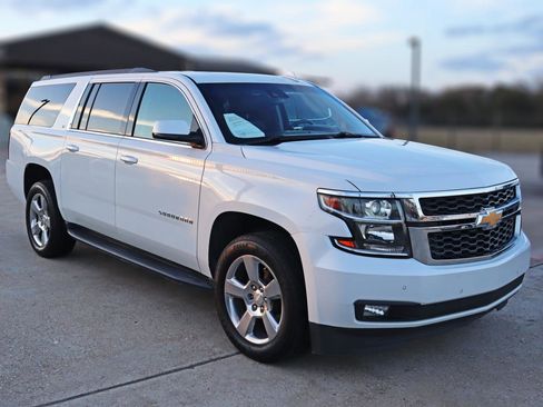 Used 2020 Chevrolet Suburban LT image 9