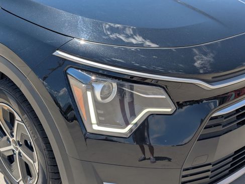 Certified 2024 Kia Niro EX FWD image 10