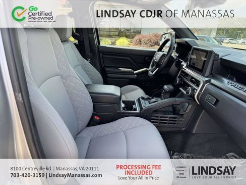 Used 2025 Toyota Tacoma SR5 AWD/4WD image 14