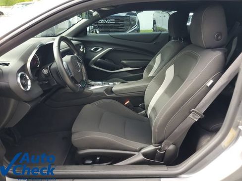Used 2021 Chevrolet Camaro LT RWD image 15