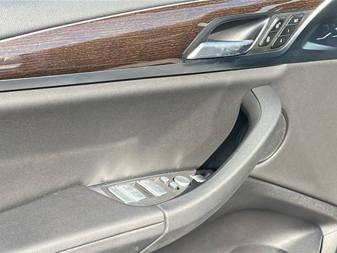 Used 2025 BMW X4 xDrive30i w/ Premium Package image 22